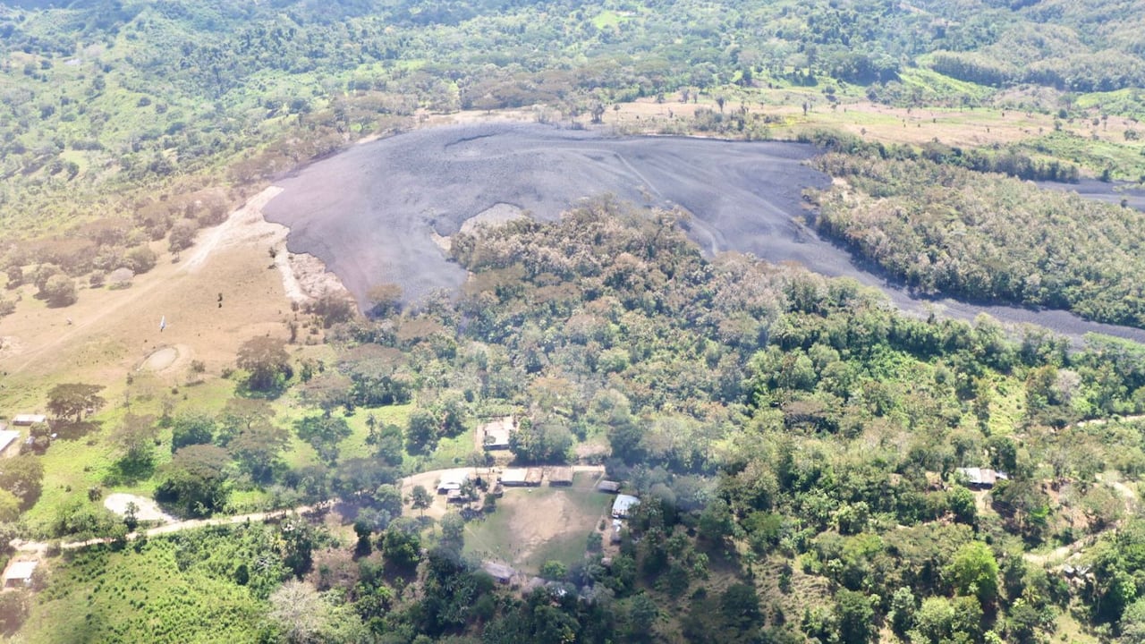 Vista aérea del volcán de lodo en Turbo, Antioquia.