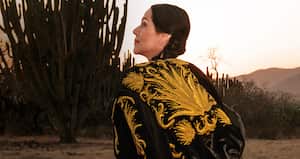 Lila Downs nació en Oaxaca en 1968. Además de abordar en su arte las revoluciones internas, en estos días se inspira mucho en la madre naturaleza.