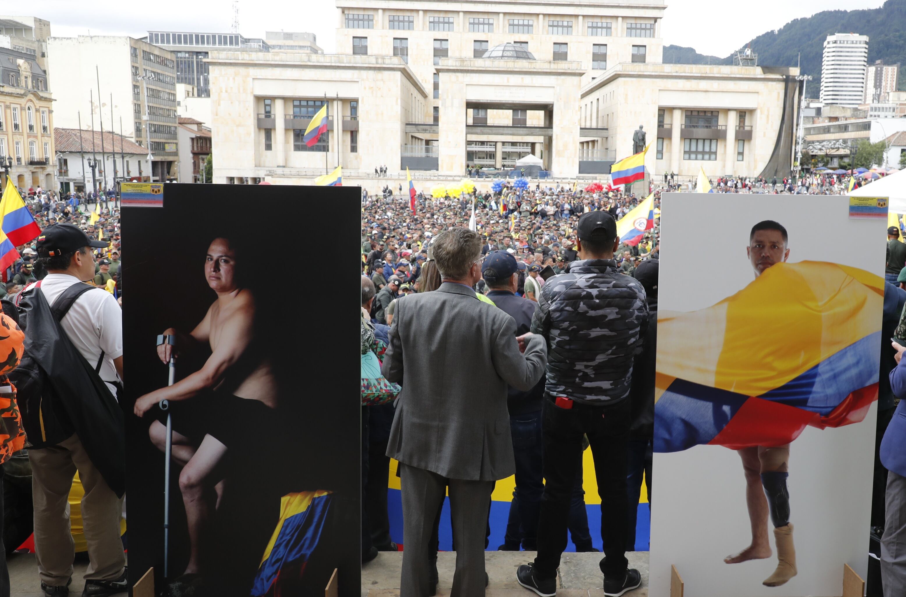 Protestas militares retirados en la plaza de bolívar