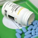 La Agencia Federal de Alimentos y Medicamentos (FDA) de Estados Unidos anunció el lunes la aprobación de Truvada, del laboratorio Gilead Sciences, como primera píldora para ayudar a prevenir el VIH causante del sida en algunos grupos de riesgo.