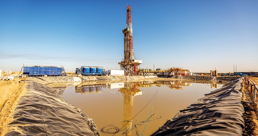 La ministra Muhamad lamentó el hundimiento del proyecto, mientras que Francisco J. Lloreda destacó la incoherencia del Gobierno al negar el fracking en Colombia, pero permitir su uso por parte de Ecopetrol en EE. UU.