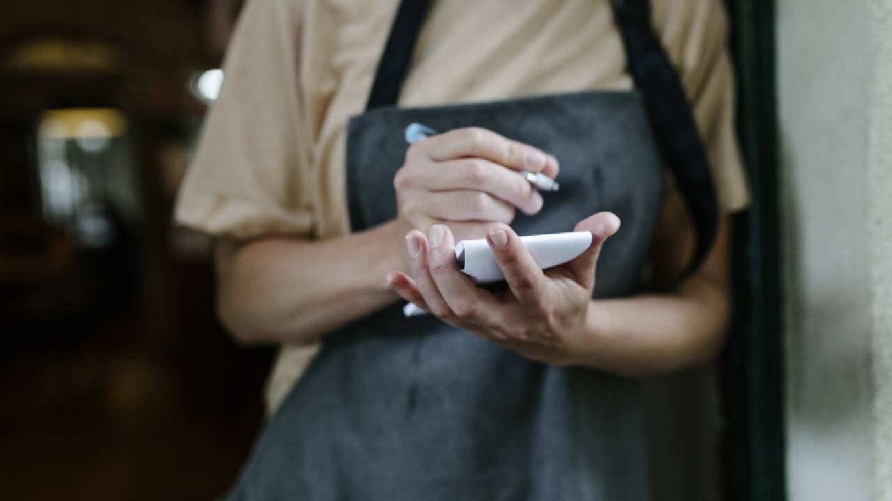 Reacciones encontradas generó la queja de una mesera en Argentina (imagen de referencia).