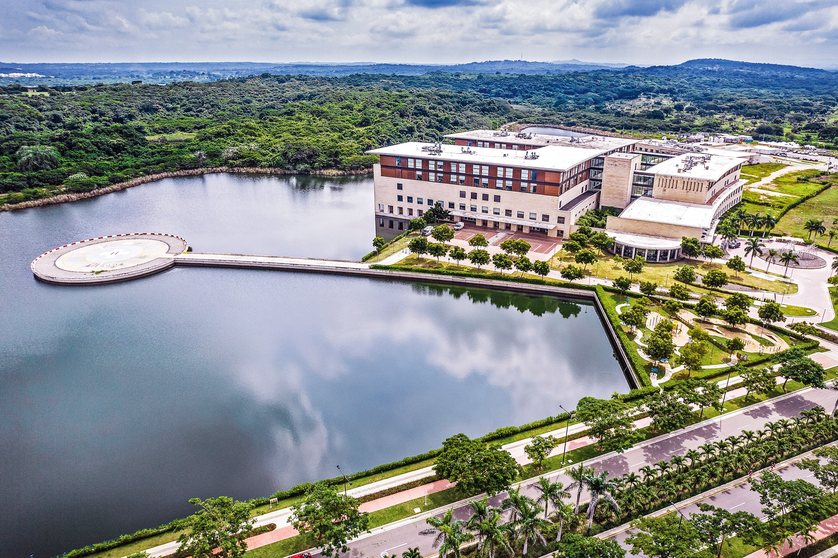 A través de la Fundación Serena del Mar se mejoran las condiciones de los habitantes de Manzanillo del Mar, Tierra Baja y Villa Gloria.