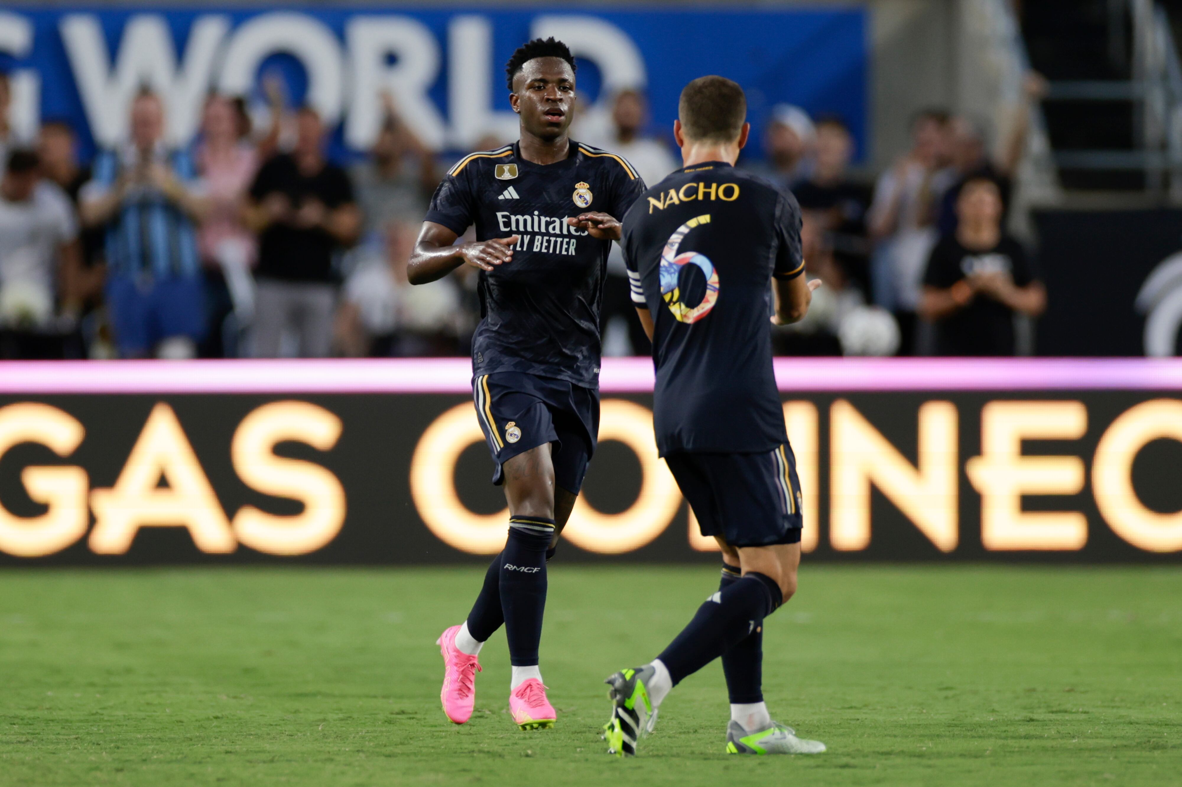 El delantero del Real Madrid Vinícius Júnior (7) reacciona tras marcar un gol durante el partido entre la Juventus y el Real Madrid el 2 de agosto de 2023 en el Camping World Stadium de Orlando, Fl. (Foto de David Rosenblum/Icon Sportswire vía Getty Images)