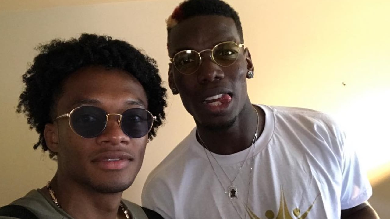 Juan Guillermo Cuadrado en una 'selfie' junto a Paul Pogba