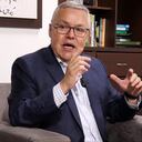 Nestor Osuna ministro de Justicia.