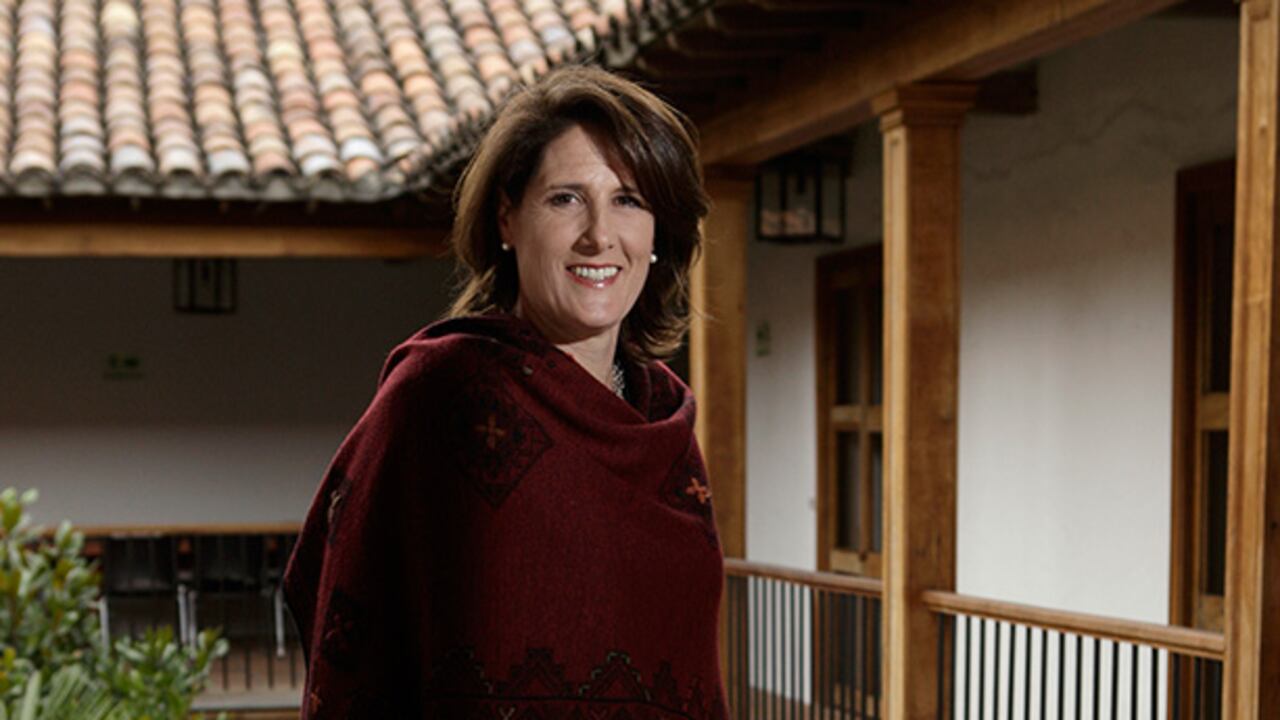 Bajo la dirección de Laura Mejía, que ocupa el cargo desde hace poco más de un año, la escuela inauguró un nuevo programa para el oficio textil.