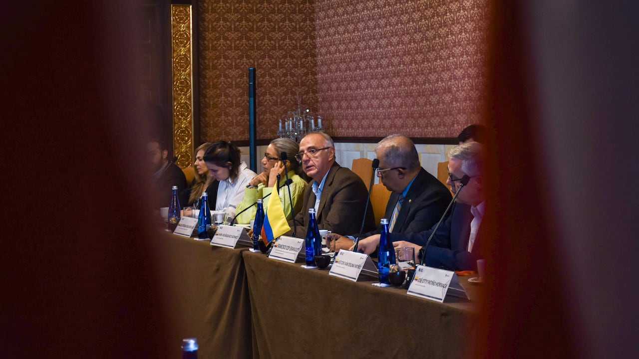 El Ministro de Defensa, Iván Velásquez presentó la nueva estrategia del Gobierno Nacional para luchar contra el narcotráfico.