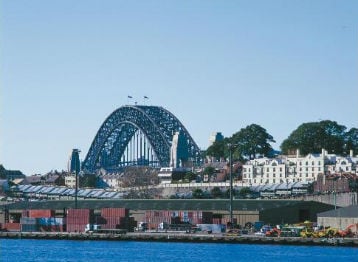 Tenga en  cuenta los requisitos que se  necesitan para vivir en  Australia