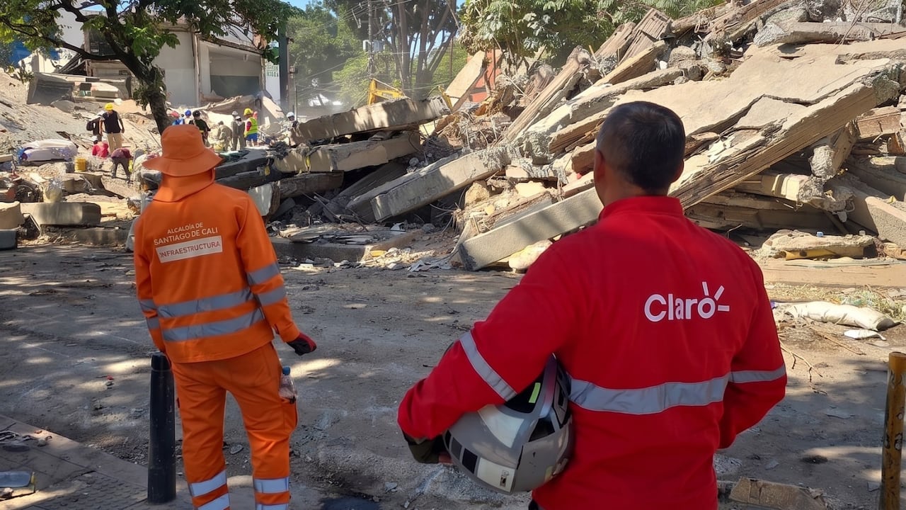 Equipos técnicos de Claro Colombia se desplegaron para recuperar la
infraestructura afectada y garantizar la continuidad de los servicios.