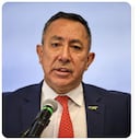 Ricardo Roa y la carta que radicó ante el Consejo Nacional Electoral.