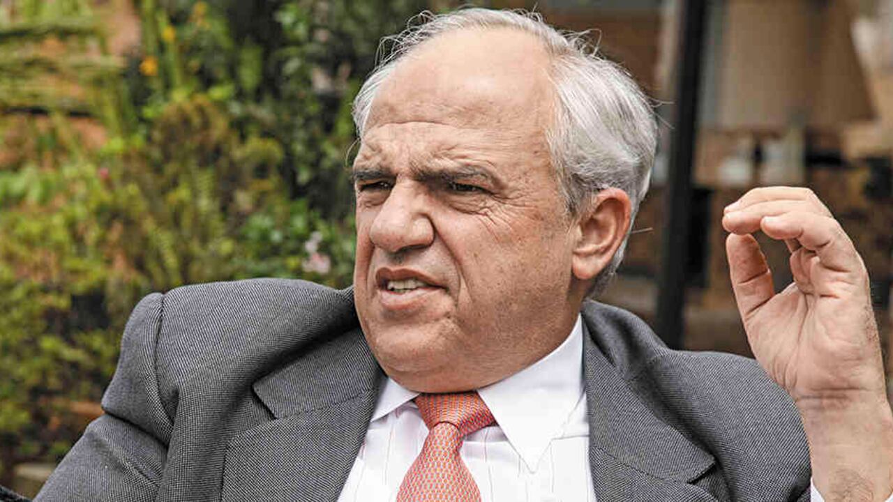 El expresidente criticó que se tardara tanto en convocar esta reunión, que es una tradición de gobierno, y que en esta ocasión no fuera Iván Duque el encargado de presidirla.