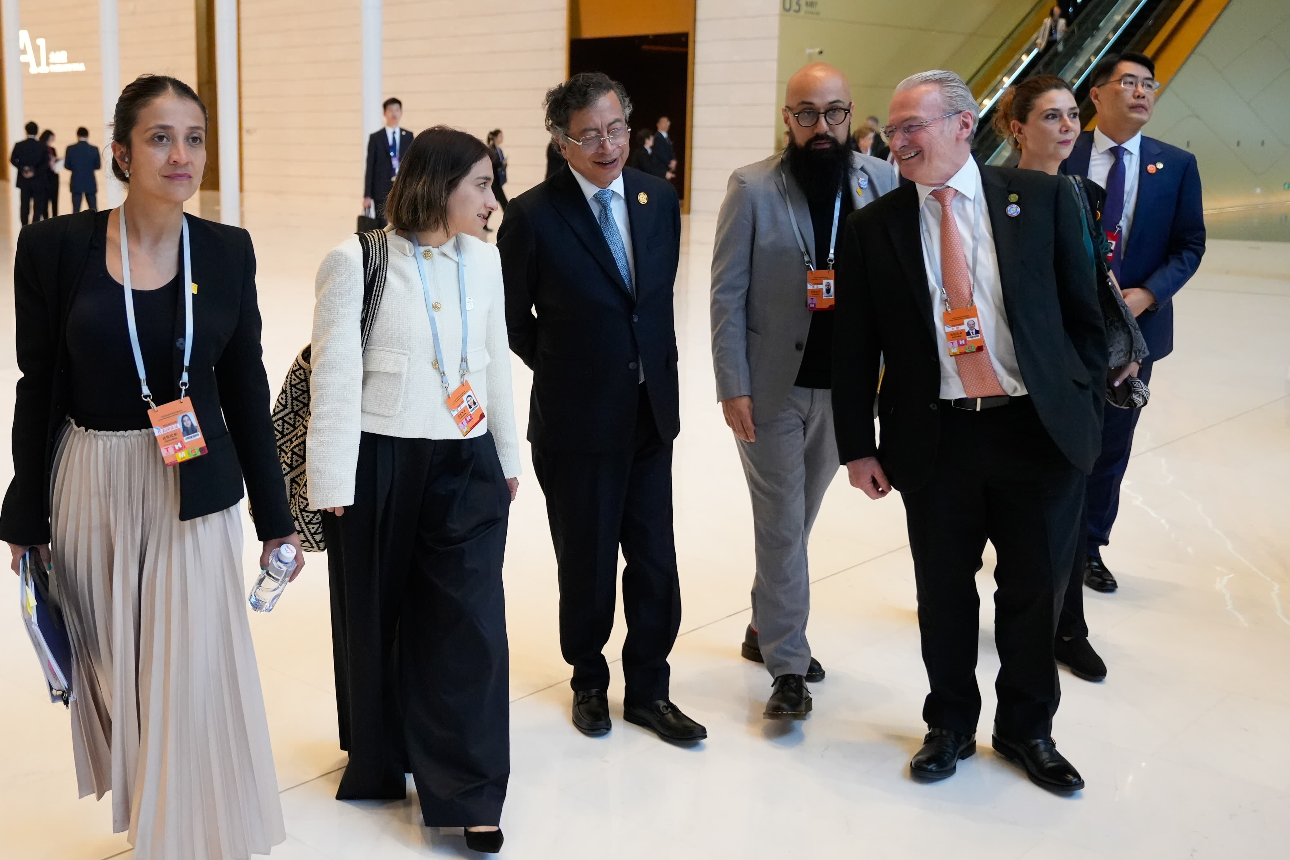 Laura Sarabia y Gustavo Petro tuvieron una nueva diferencia en China.