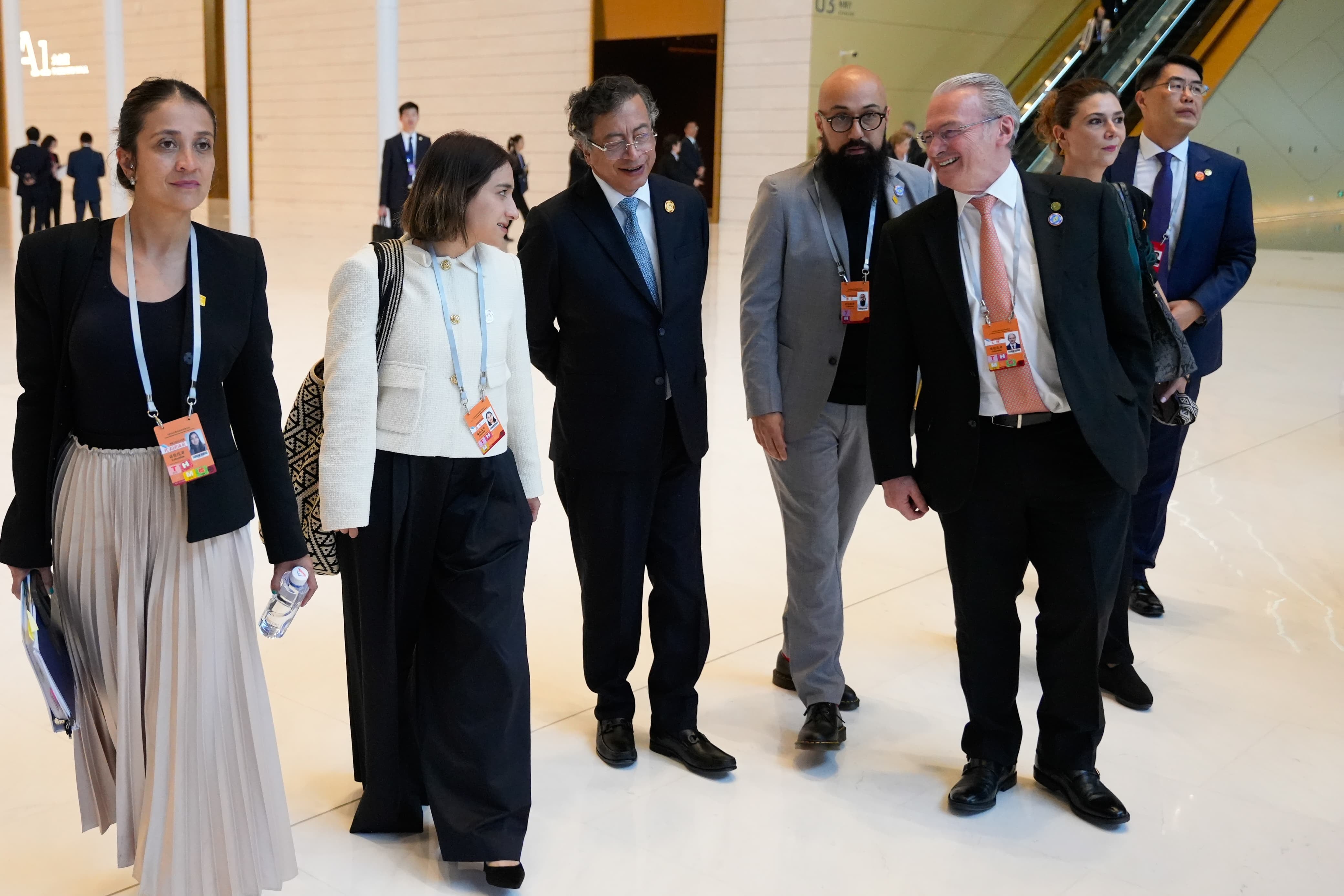 Laura Sarabia y Gustavo Petro tuvieron una nueva diferencia en China.