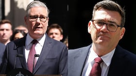 Keir Starmer y el nuevo primer ministro de Reino Unido, Andy Burnham.