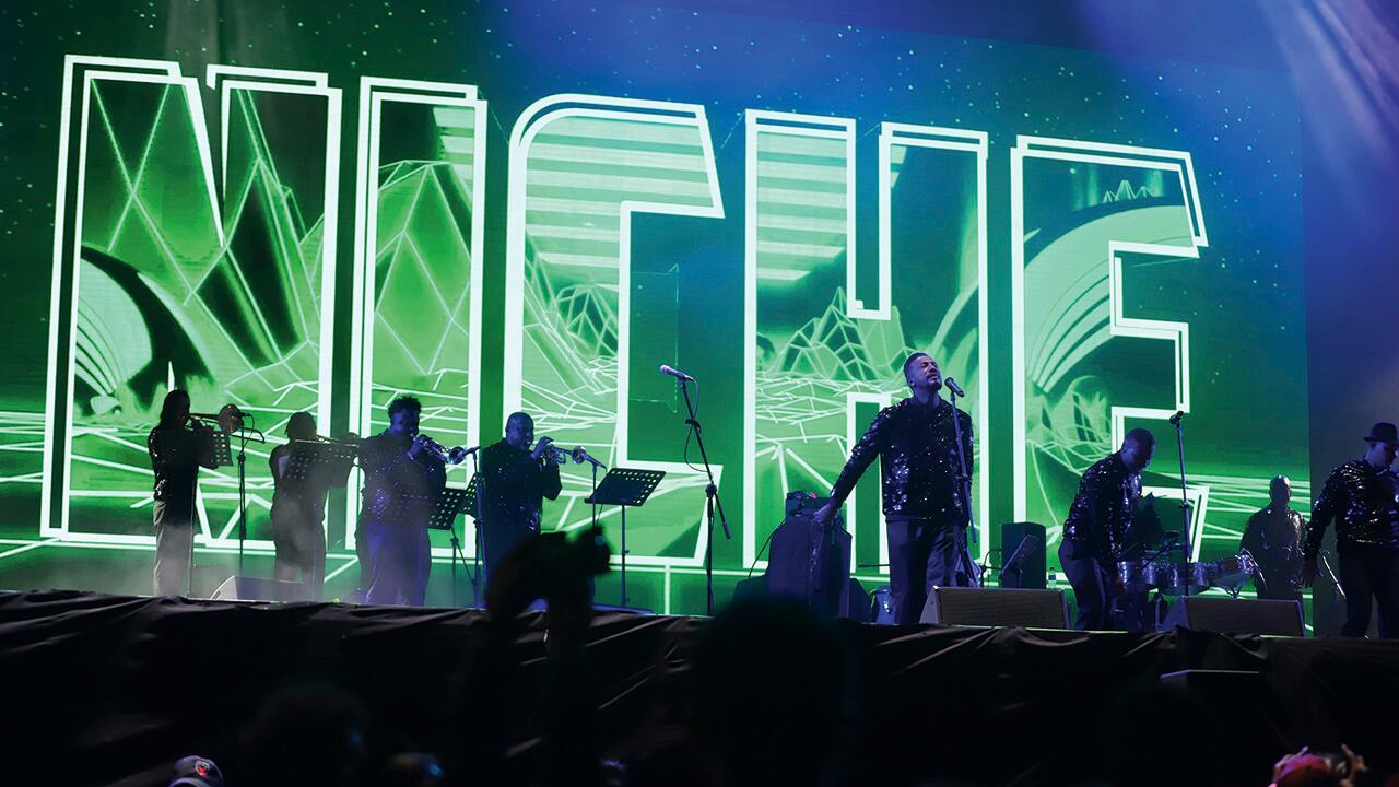 La apuesta por incluir actos de géneros tropicales y populares inició con el Grupo Niche en 2023. Con sus muchos éxitos subcutáneos para la mayoría de colombianos, la orquesta fue un éxito y abrió el camino a otros actos icónicos como Galy Galiano y El Binomio de Oro.