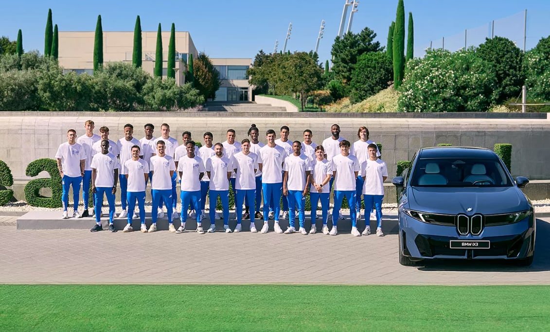 BMW entregó a los jugadores del primer equipo del Real Madrid la nueva flota de carros.