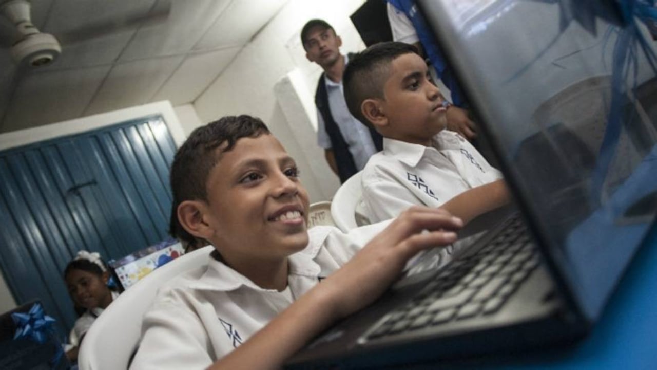 La auditoría se hizo inicialmente a 25 contratos en 6 departamentos.