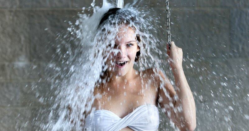 El agua fría puede ayudar a mejorar la circulación. Foto: IStock