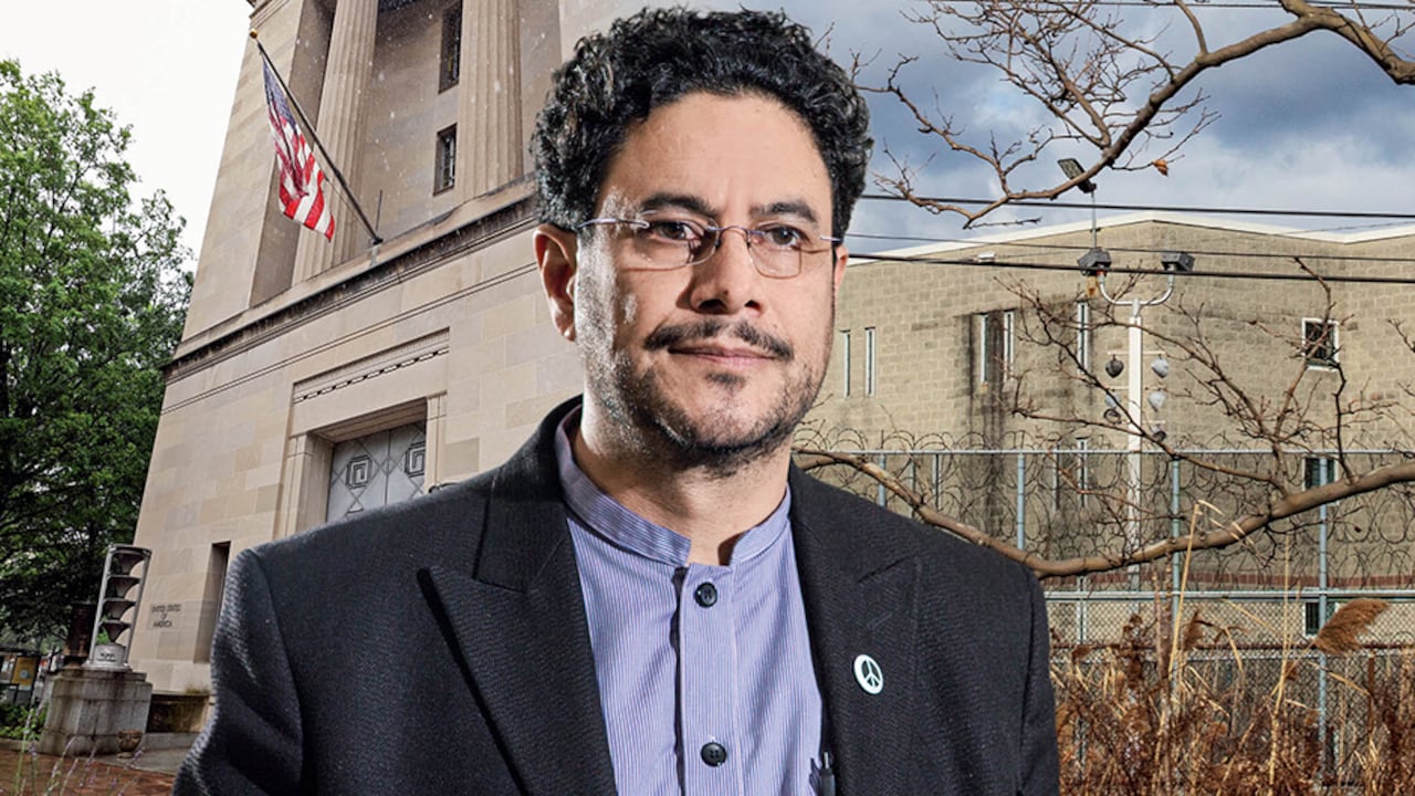 El senador Iván Cepeda visitó exparamilitares detenidos en Estados Unidos. Ahora se busca determinar si ejerció alguna presión u ofrecimiento a cambio de testimonios.