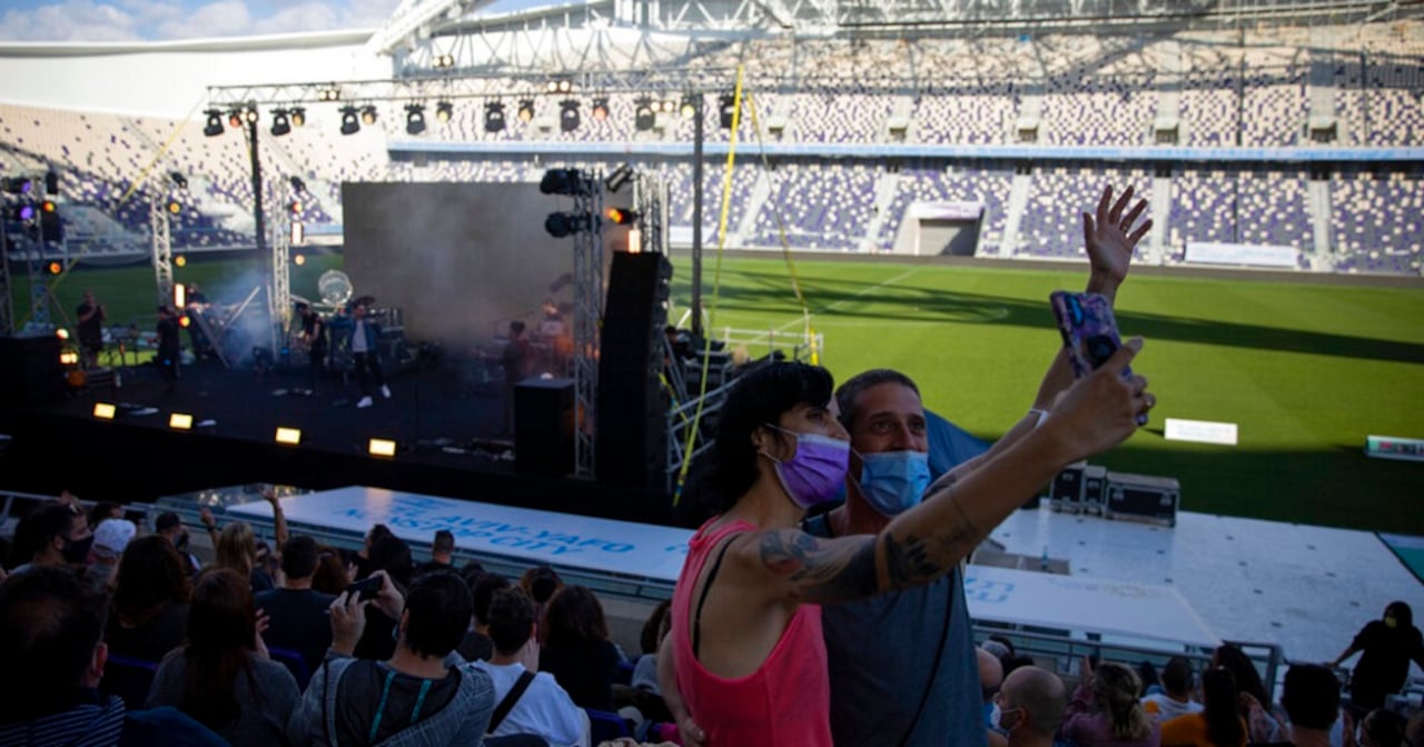 ¡Solo para vacunados! Israel celebra su primer concierto al aire libre
