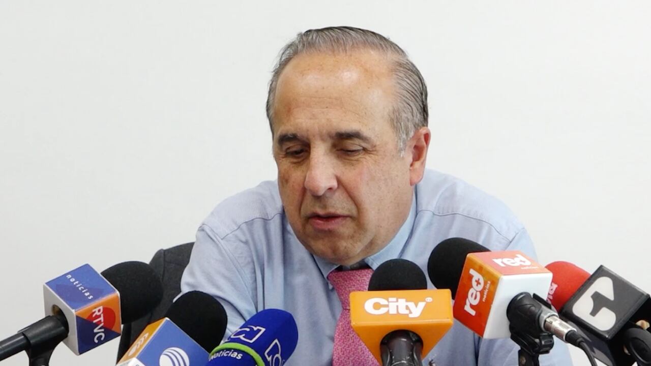 El mes de diciembre es una época compleja para el sector público, por los cierres de los presupuestos, además de la finalización de contratos laborales, lo que lleva a que las entidades públicas tengan menos personal para adelantar las tareas. Guillermo Reyes, ministro de Transporte, habló.