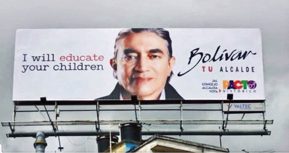   Con la participación de asesores como el actual cónsul de Colombia en Santiago de Chile, Sebastián Guanumen, y el publicista ecuatoriano Vinicio Alvarado, la campaña de Gustavo Bolívar a la Alcaldía de Bogotá estaría infiltrando a sus competidores.