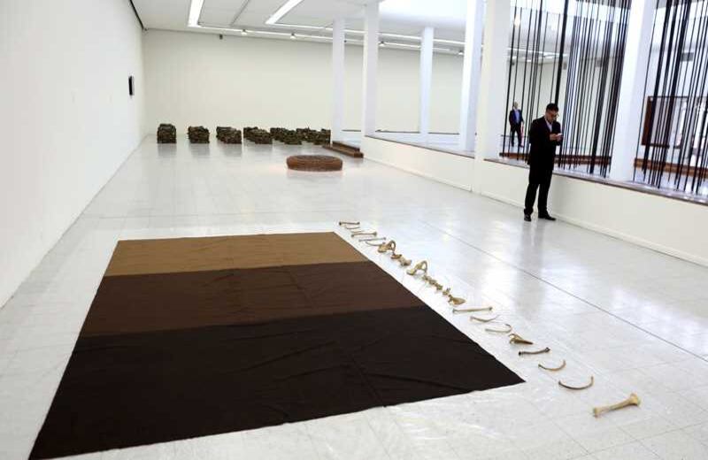 Tres obras de exposición. Foto: Daniel Reina.