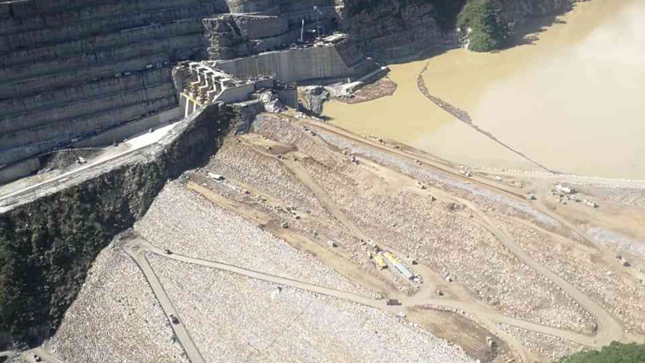Las obras han cesado temporalmente en Hidroituango debido a movimientos de tierra en la montaña.