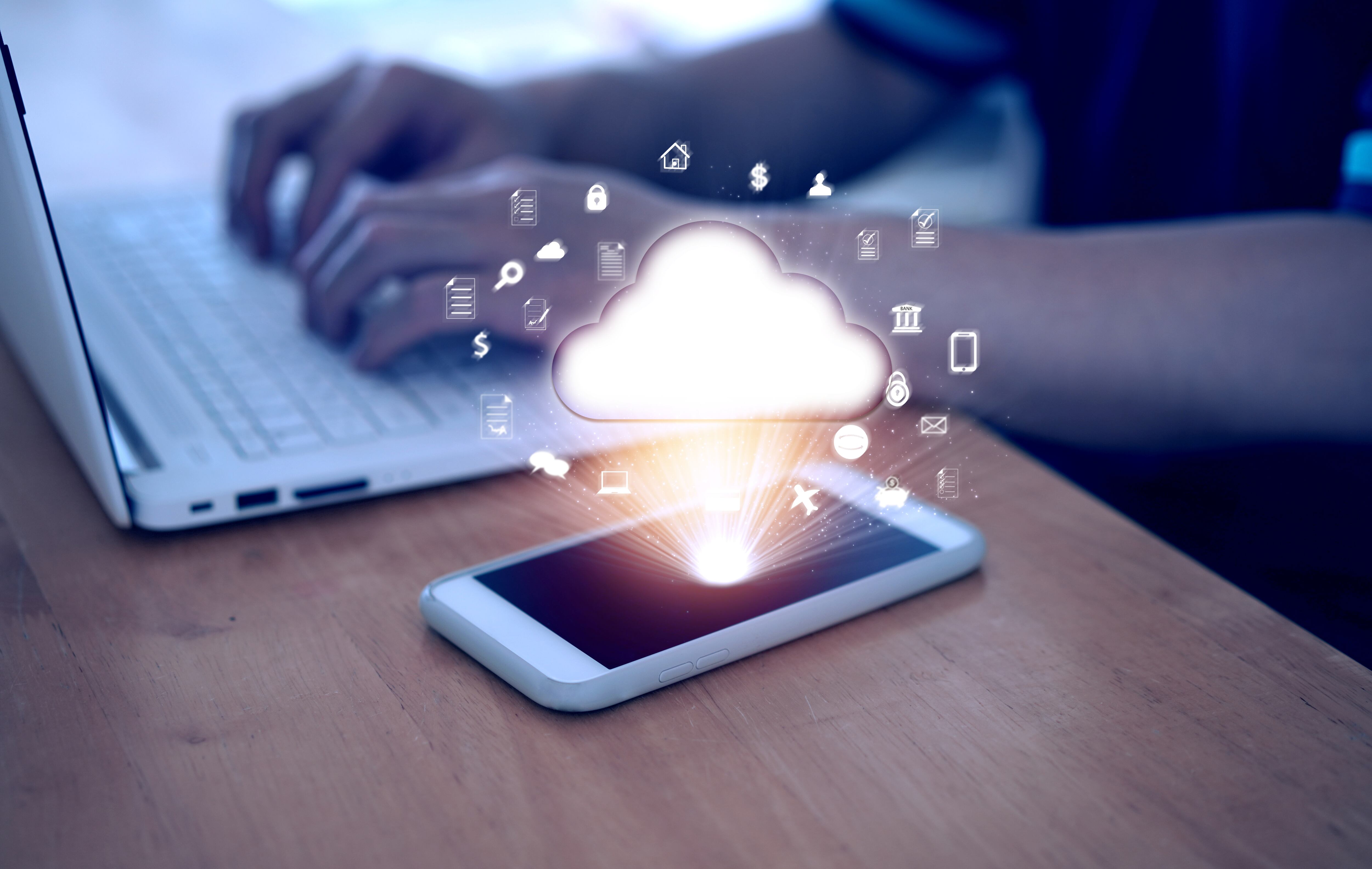 Los archivos pesados pueden llenar rápidamente el espacio de almacenamiento del celular.