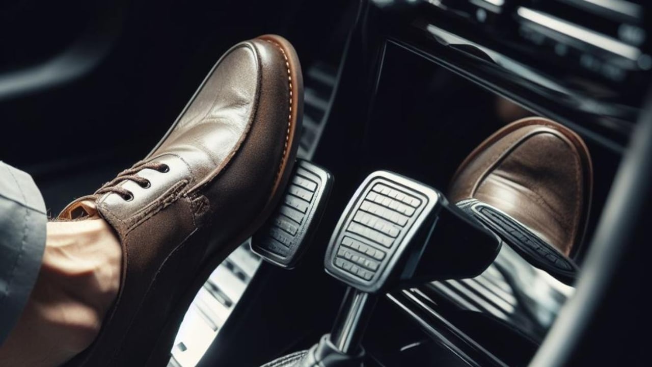Pedal del freno de un automóvil