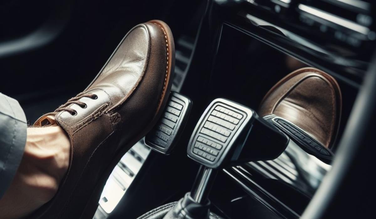 Pedal del freno de un automóvil