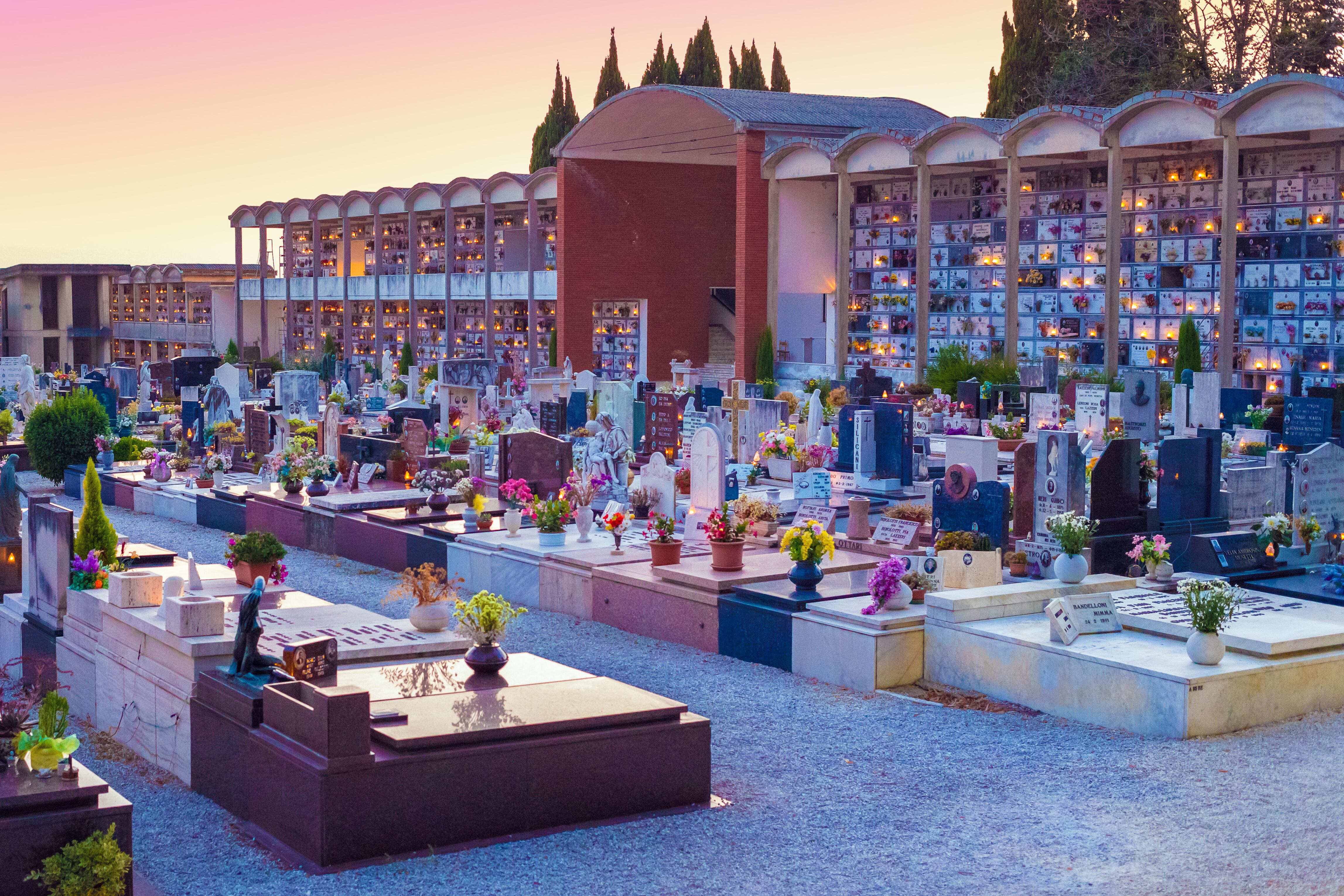 Cementerio italiano en Pietrasanta (Provincia de Lucca, Toscana, Italia)