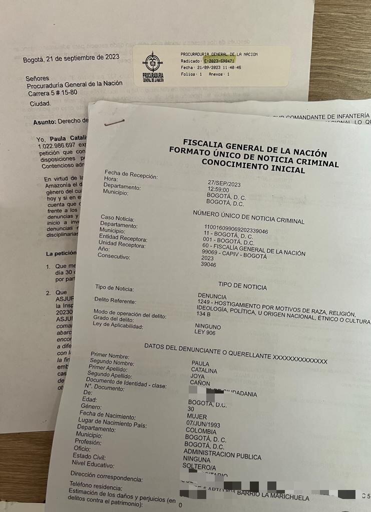 Los documentos que la teniente Paula Joya ha radicado ante las diferentes autoridades para exponer su caso.