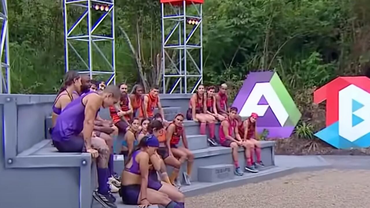 Desafío Siglo XXI: pelea en uno de los equipos.