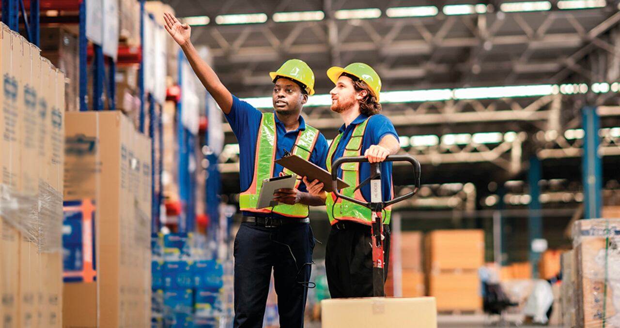 Por sectores, alojamiento y comidas, logística y actividades profesionales y científicas lideraron el aumento de la ocupación en julio. En contraste, comunicaciones y administración pública, salud y educación fueron los únicos sectores con reducción en el nivel de empleo.