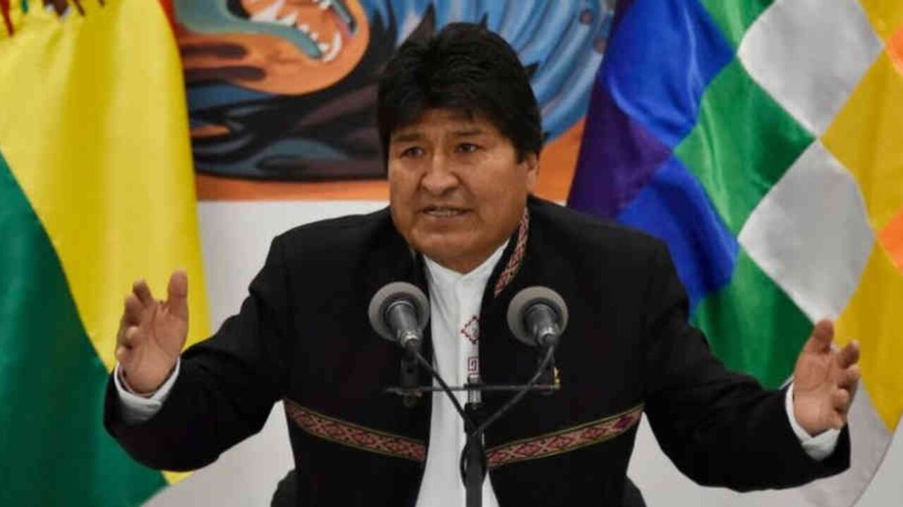 "Casi segurísimo que con el voto de las áreas rurales vamos ganar en primera vuelta", dijo Evo Morales en conferencia de prensa. Foto:Getty Images/BBC