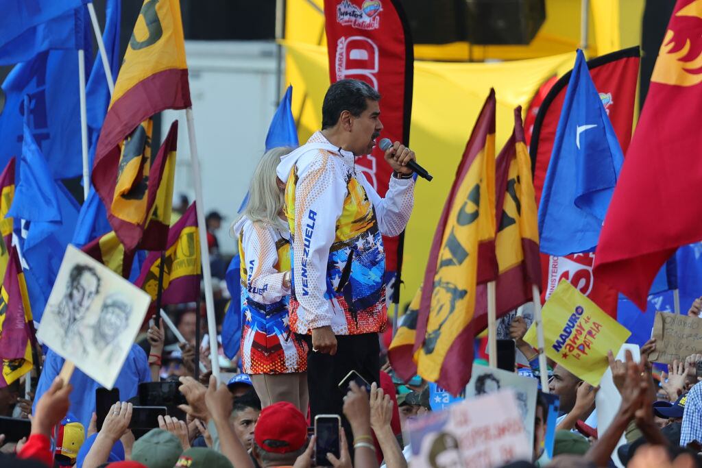 Caracas, Venezuela - 25 de marzo: Presidente de Venezuela Nicolás Maduro oficializa candidatura.