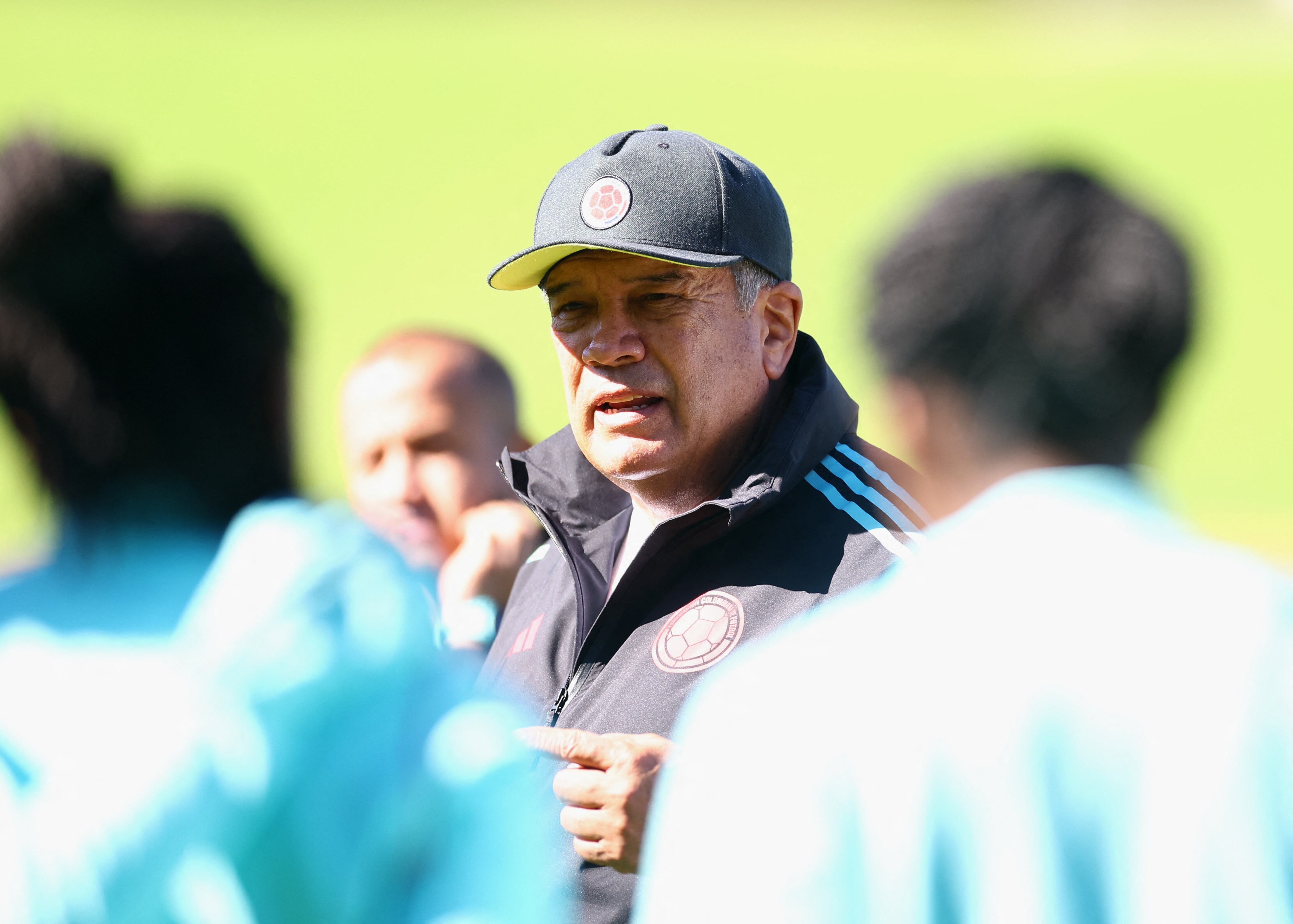 Soccer Football - FIFA Women’s World Cup Australia and New Zealand 2023 - Quarter Final - Colombia Training -  Leichhardt Oval, Sydney, Australia - August 11, 2023 Colombia coach Nelson Abadia during training REUTERS/Carl Recine