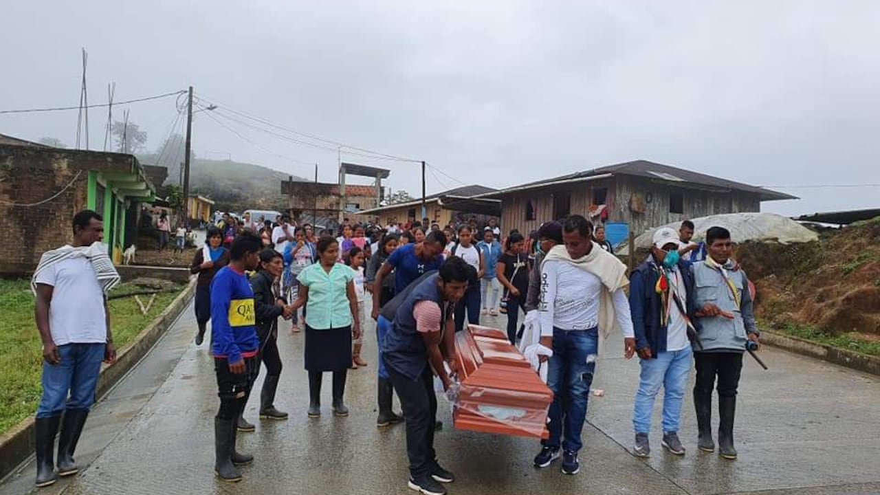 El riesgo que enfrenta la comunidad indígena Awá en la zona de frontera debido a la acción de grupos armados ilegales y del crimen organizado, llevó a que se emitiera la Alerta Temprana Binacional por parte de las Defensorías del Pueblo de Colombia y Ecuador.