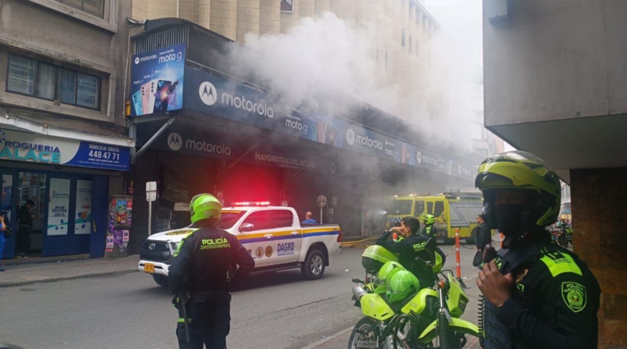 Incendio en el centro comercial Ópera de Medellín.