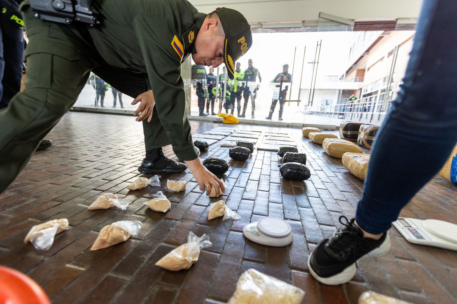 Se estima que son cerca 300 mil las dosis incautadas.
