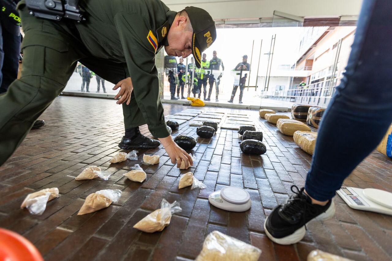 Se estima que son cerca 300 mil las dosis incautadas.
