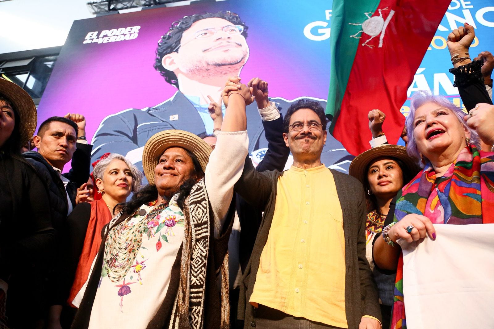 El candidato del Pacto Histórico Iván Cepeda realizó el registro de su candidatura presidencial junto a Aída Quilcué, su fórmula vicepresidencial.