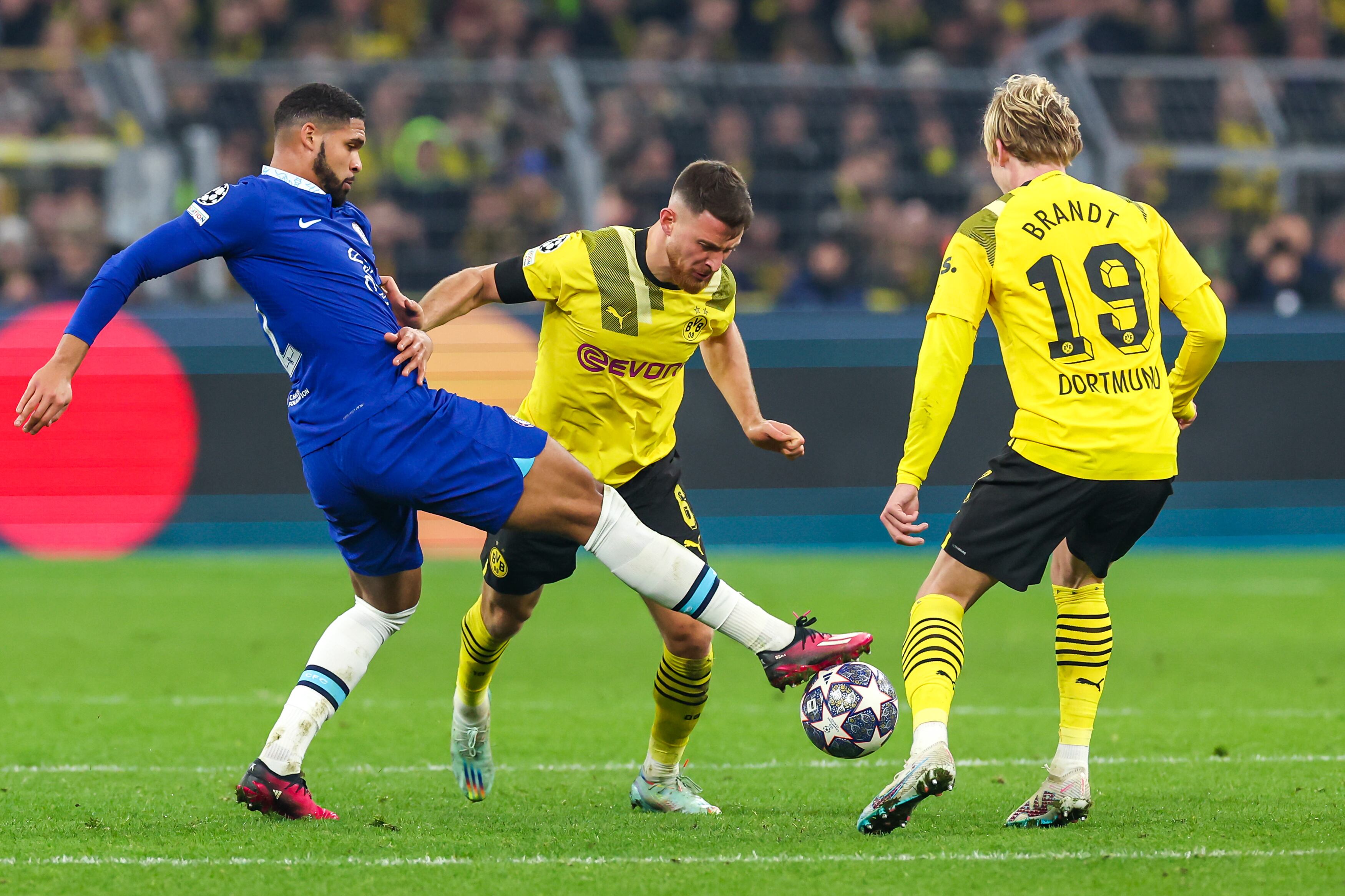 Borussia Dortmund v Chelsea FC: Round of 16 Leg One - UEFA Champions League