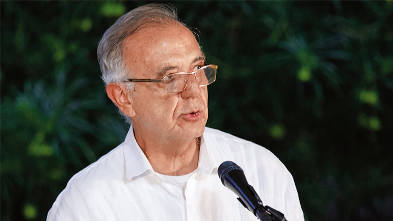 MinDefensa defendió ascenso de general de la Policía, vinculado con la principal red de contrabando de Colombia.