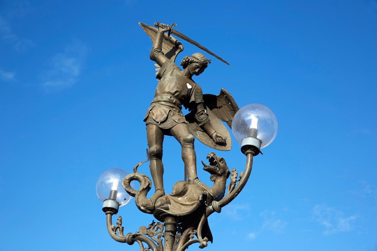 El arcángel Miguel es "Príncipe de las milicias celestiales".