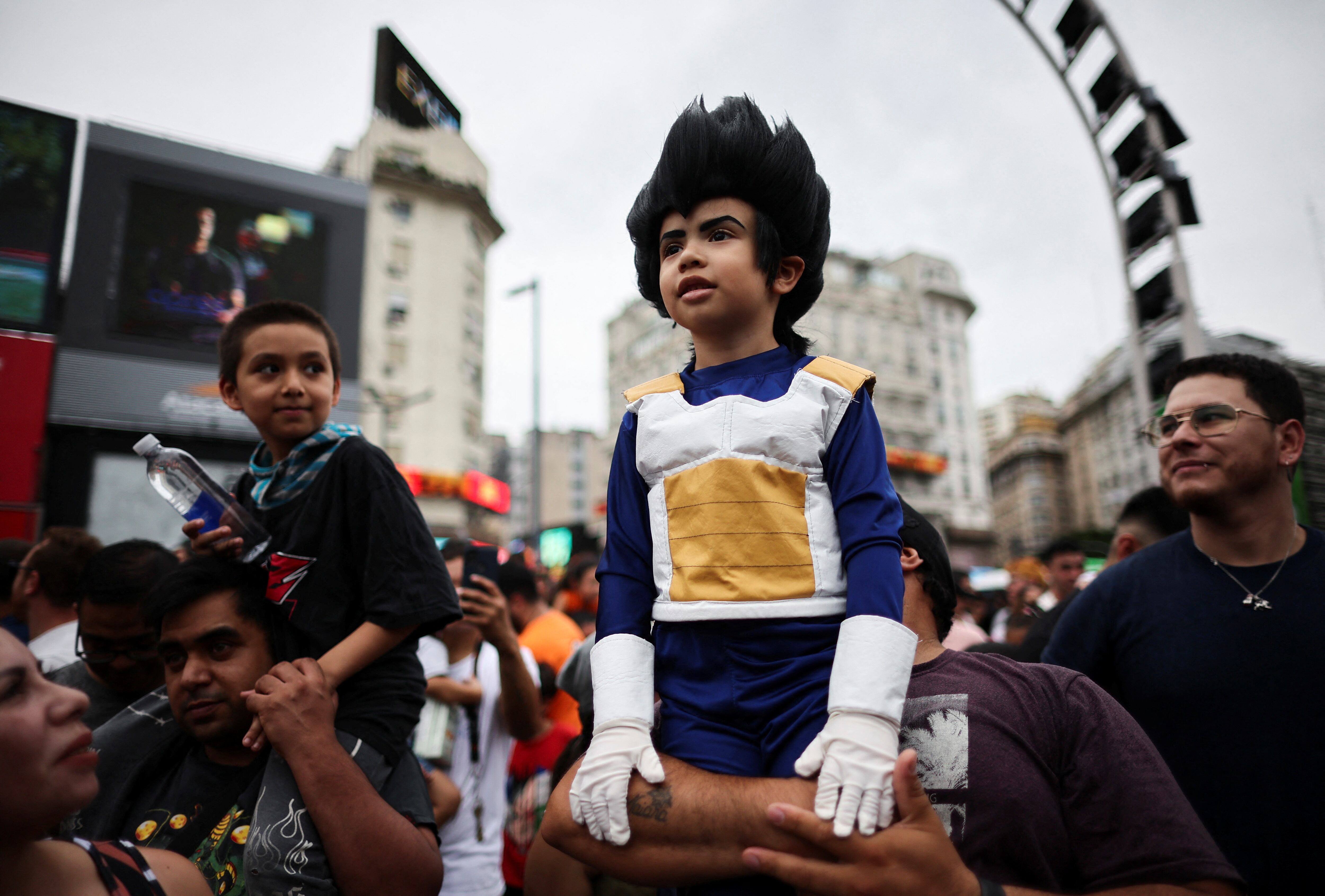 Fanáticos de Dragon Ball le rindieron curioso homenaje a Akira Toriyama en el Obelisco