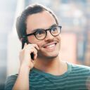 El teléfono cuenta con una función para mejorar la calidad de las llamadas