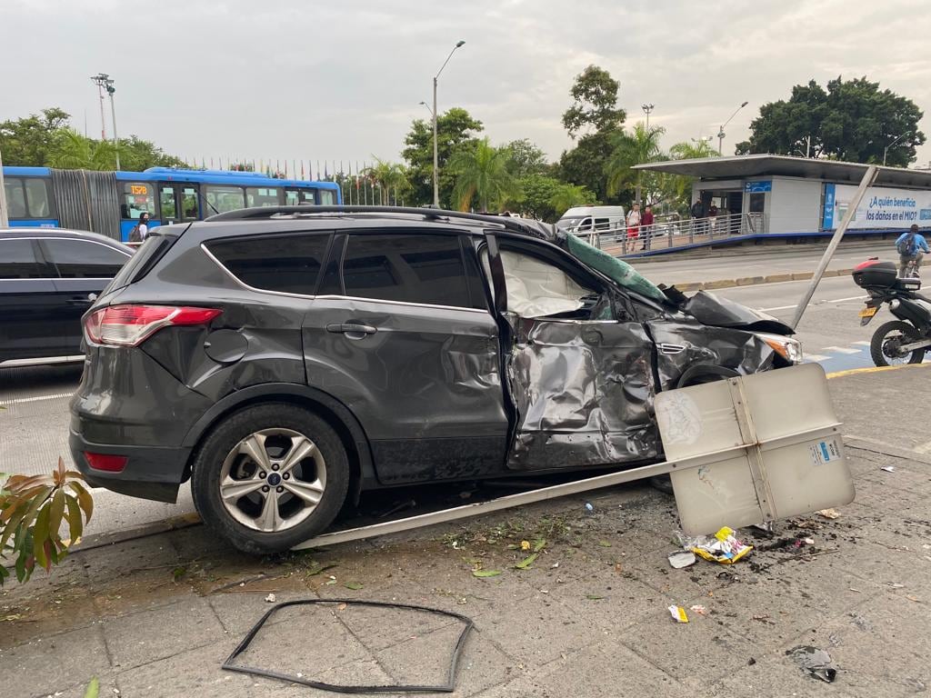 Así quedó la camioneta de Freddy Rincón